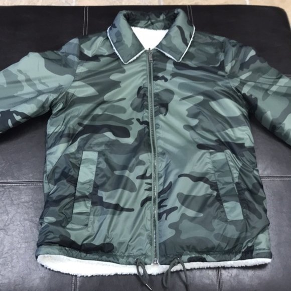 UGG Mace Reversible Men's Sherpa Jacket - Picture 8 of 15